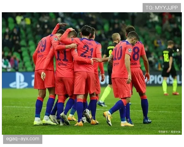 诺伊尔位置调整激活战术新思路，球队稳健表现剑指连胜