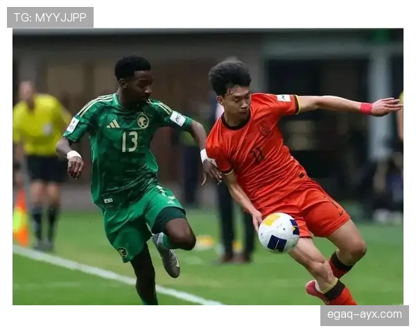 足球新星热榜:下一个足坛巨星备受关注,表现持续提升 足球新星热榜:下一个足坛巨星备受关注,表现持续提升