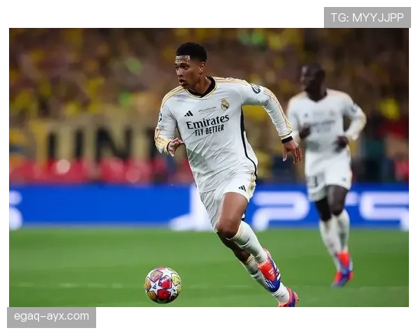 贝林厄姆创皇马最年轻队长纪录，近期表现稳健备受期待